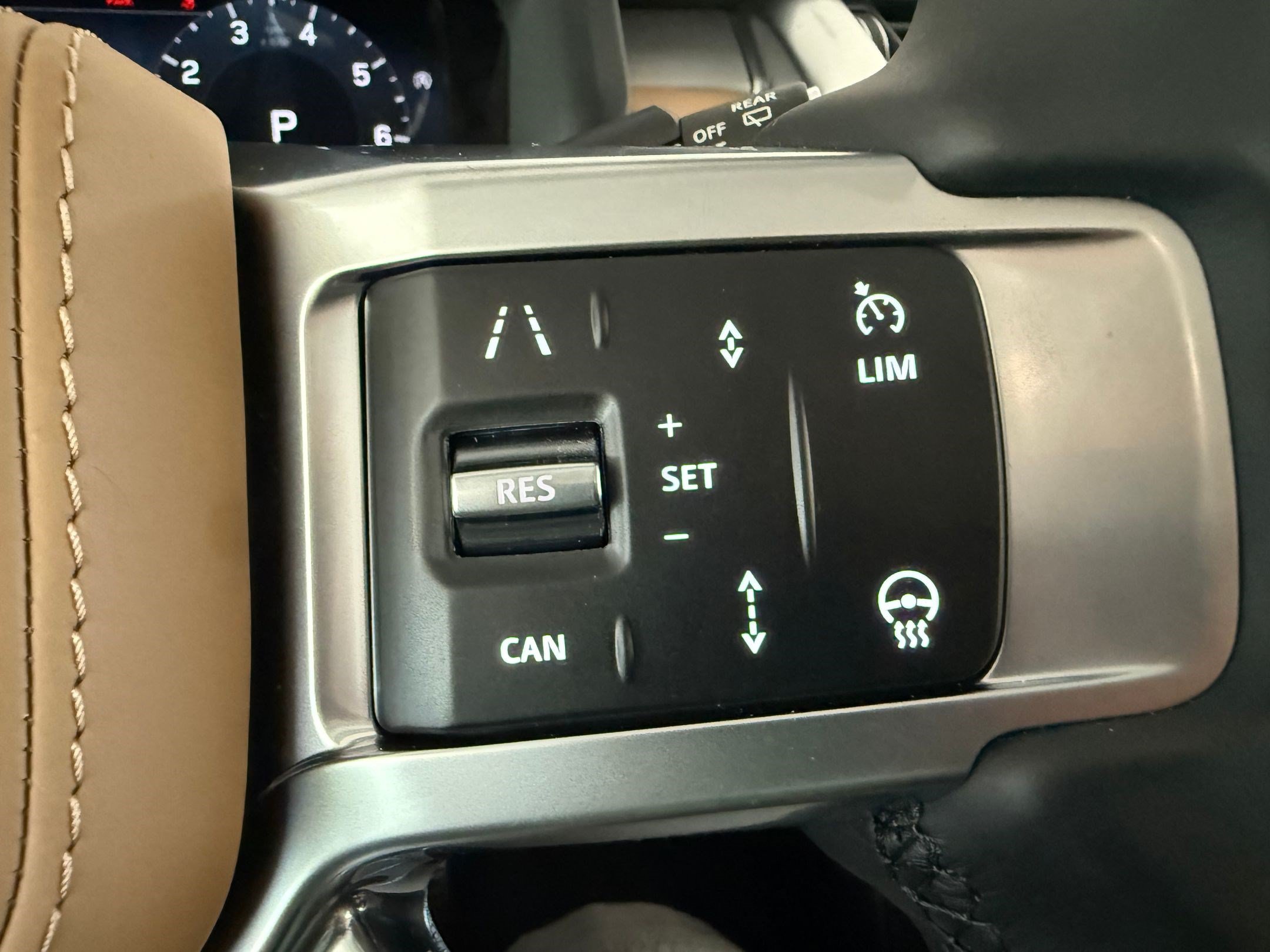 New 2026 Land Rover Discovery Limited Edition AWD/4WD image 16