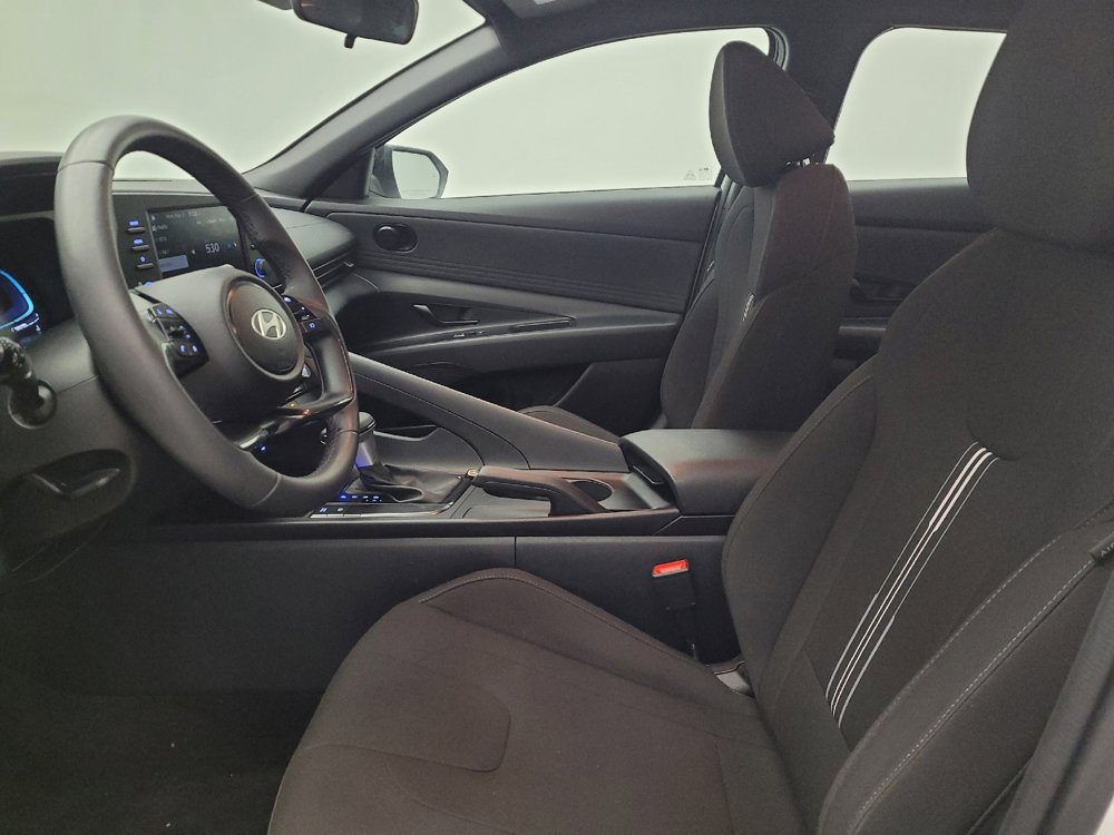 Used 2025 Hyundai Elantra Sport image 17