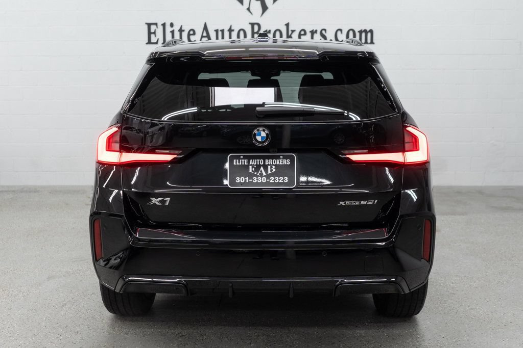 Used 2026 BMW X1 xDrive28i w/ M Sport Package AWD/4WD image 4