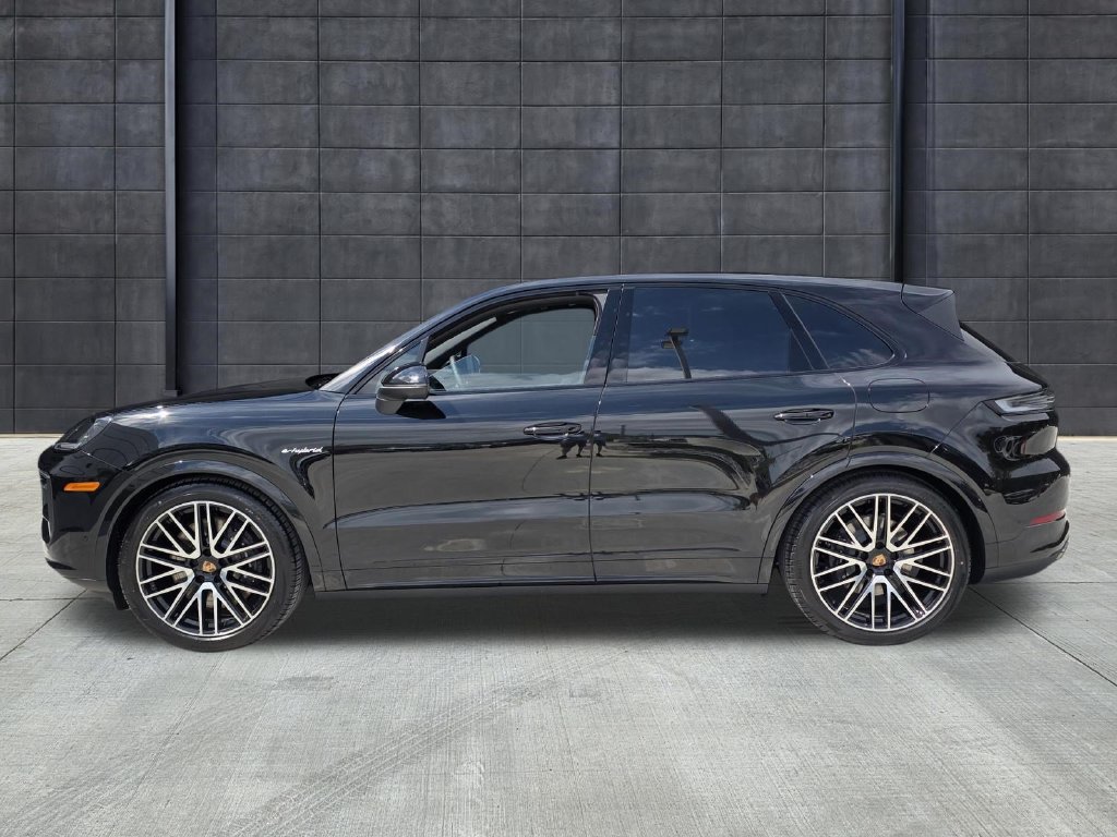 New 2026 Porsche Cayenne E-Hybrid AWD/4WD image 2