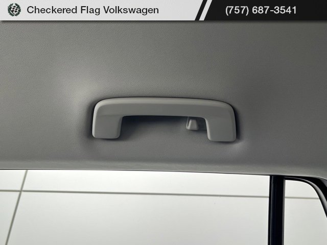 New 2025 Volkswagen Tiguan SE image 52