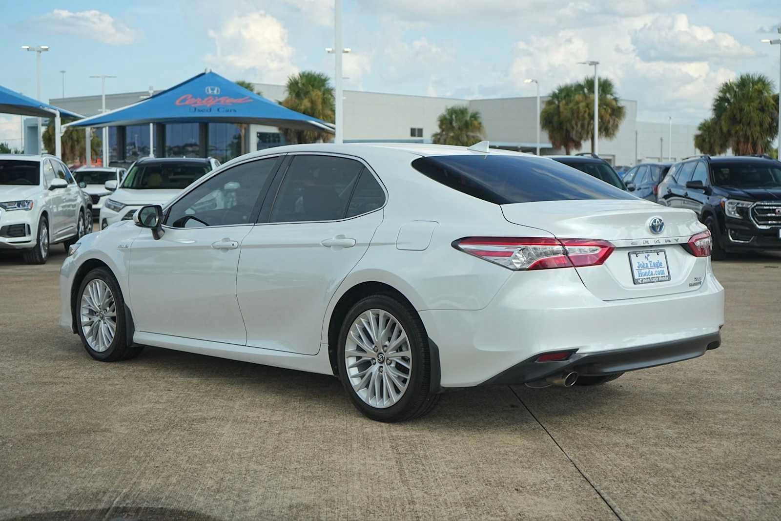 Used 2020 Toyota Camry XLE FWD image 4