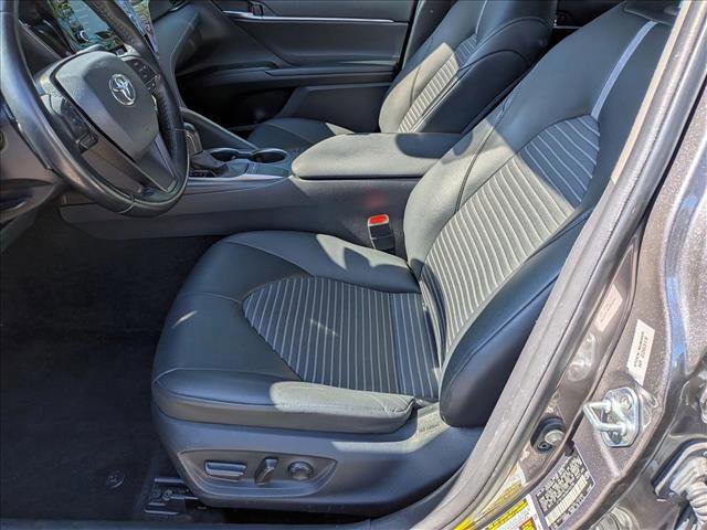 Used 2022 Toyota Camry SE FWD image 14