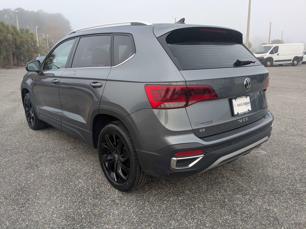 Used 2024 Volkswagen Taos SE FWD image 6