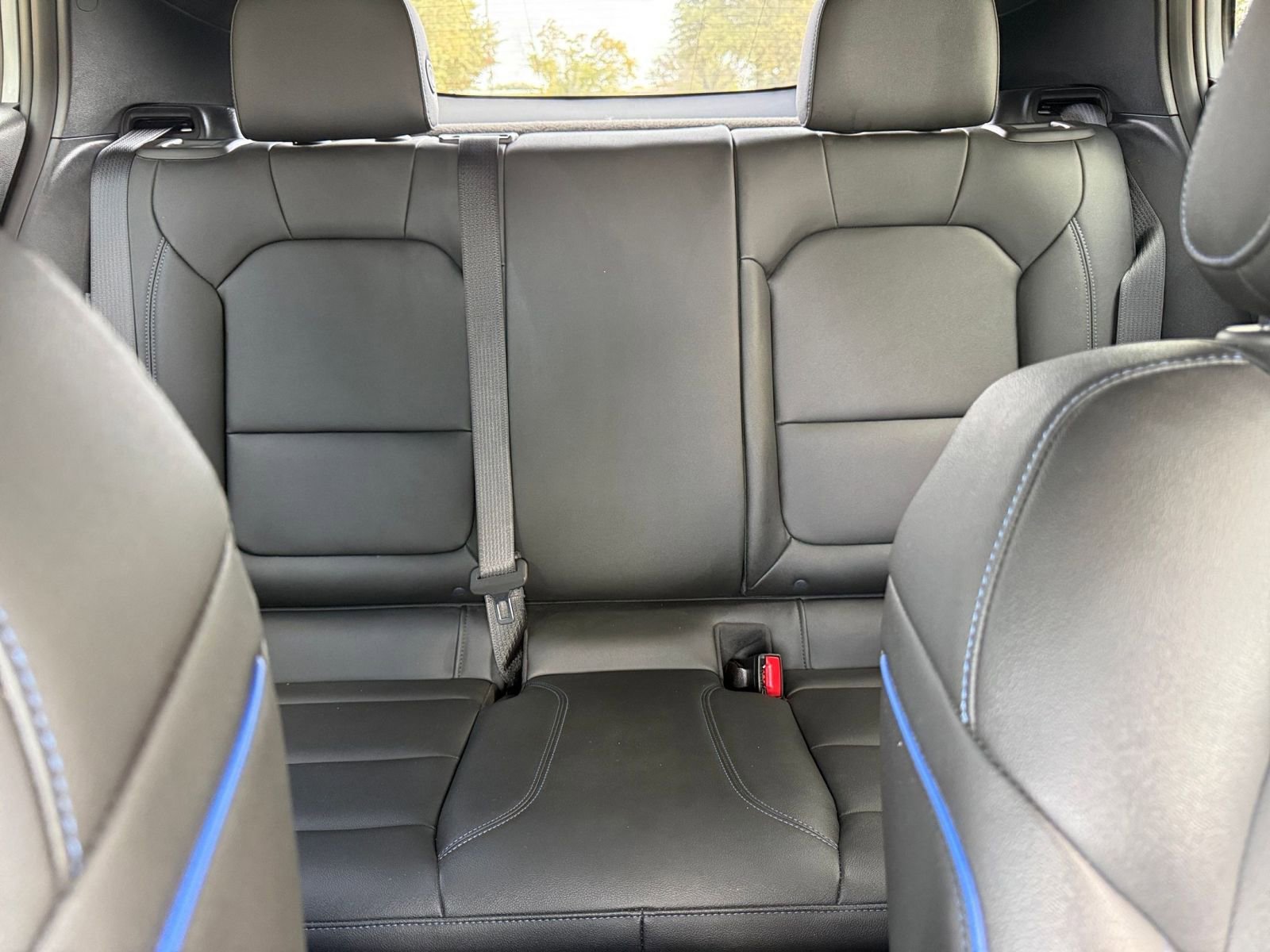 Used 2025 Buick Envista Sport Touring image 38