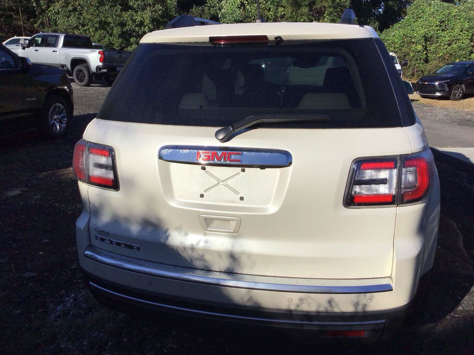 Used 2015 GMC Acadia SLT FWD image 3