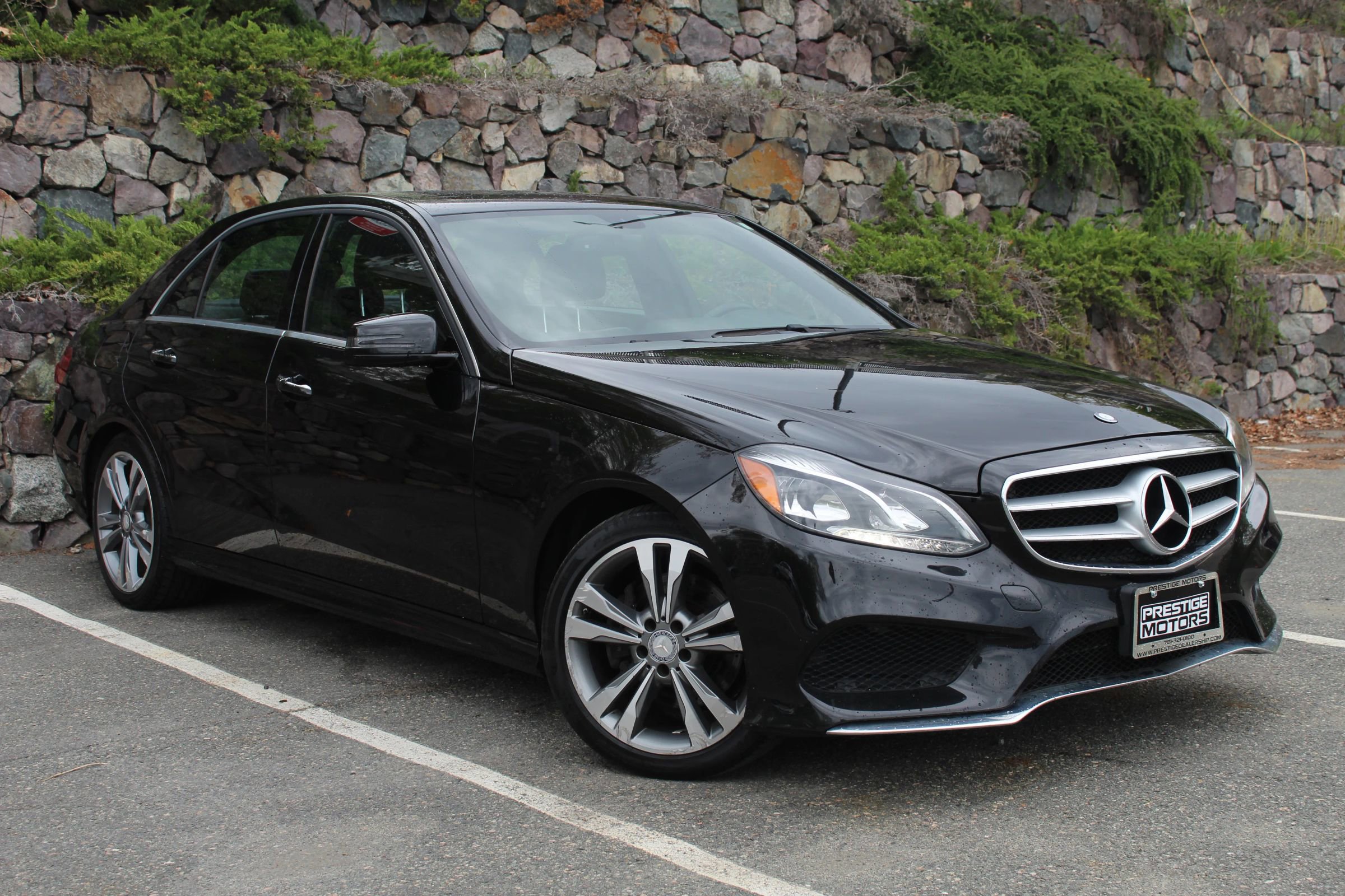 Used 2016 Mercedes-Benz E 350 4MATIC Sedan image 4