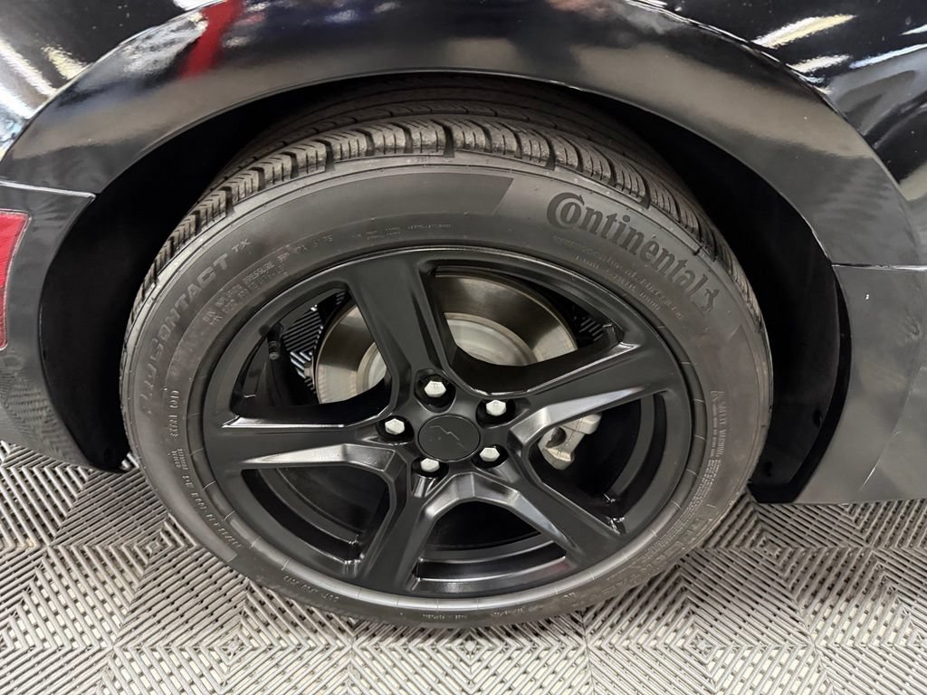 Used 2023 Chevrolet Camaro LT RWD image 19