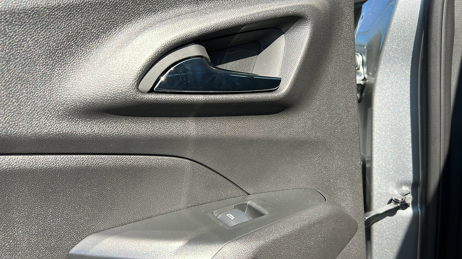 New 2026 Chevrolet Trax LT w/ Sunroof Package image 12