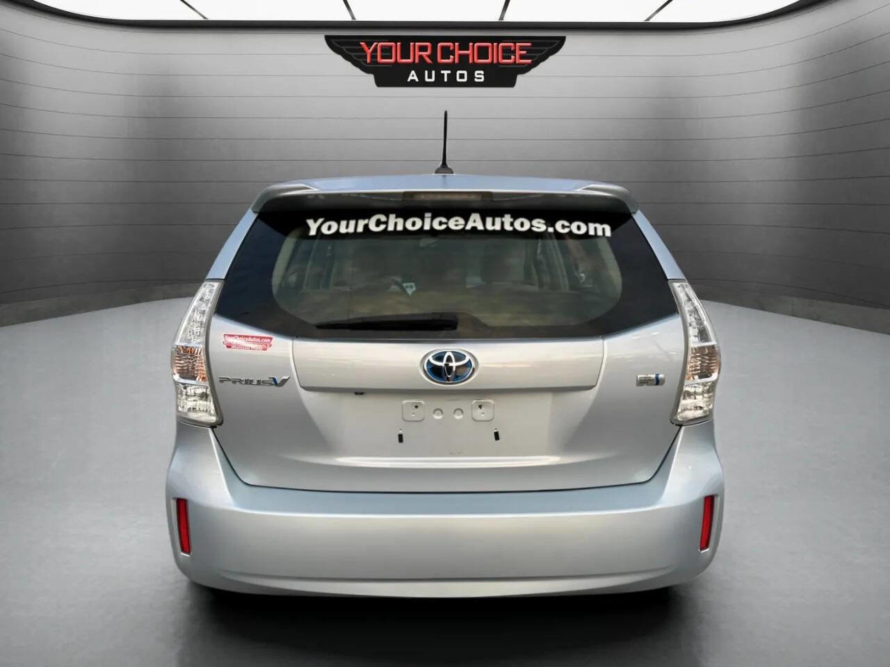 Used 2013 Toyota Prius V Five image 4