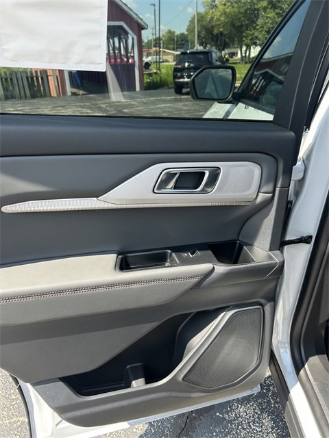 New 2025 Ford Explorer Active w/ Active Comfort Package image 19