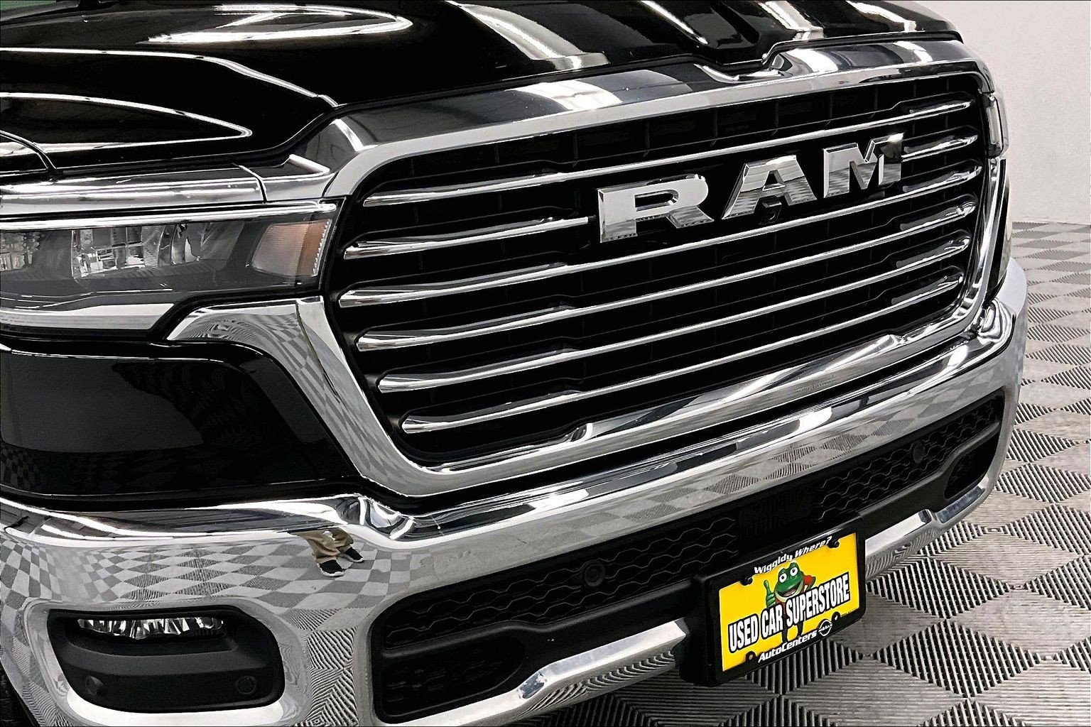 Used 2025 RAM 1500 Laramie AWD/4WD image 32