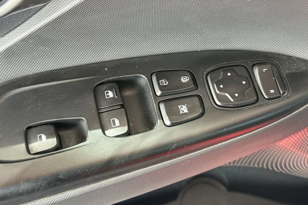 Used 2019 Hyundai Veloster 2.0 FWD image 18