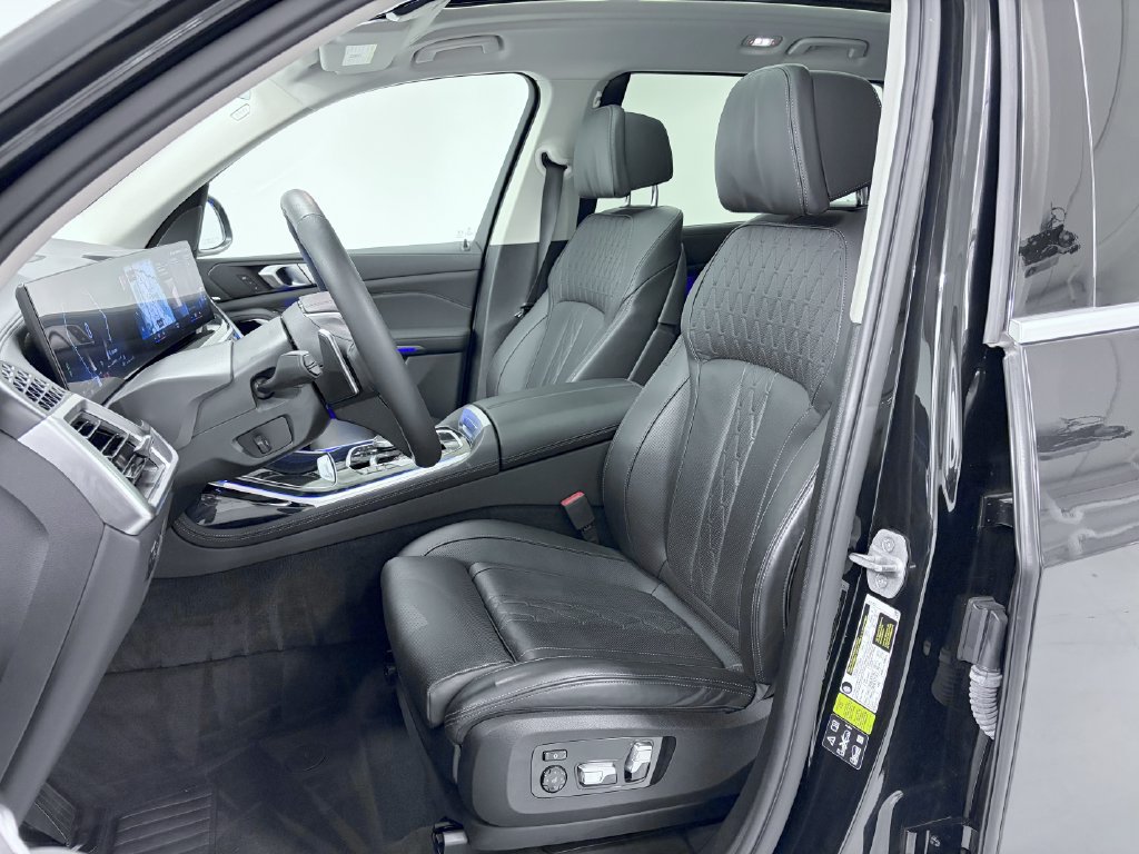 Used 2023 BMW X7 xDrive40i w/ Premium Package AWD/4WD image 14