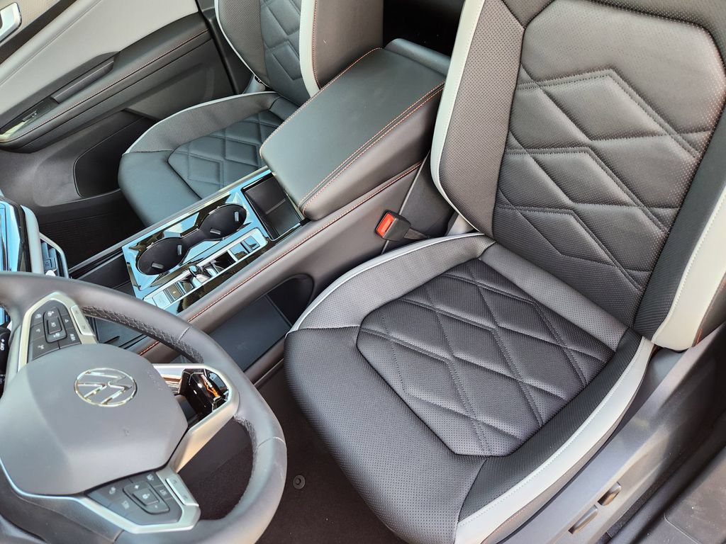 New 2026 Volkswagen Atlas Peak Edition AWD/4WD image 11
