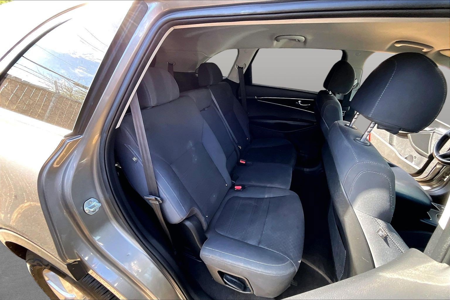 Used 2018 Kia Sorento FWD image 25