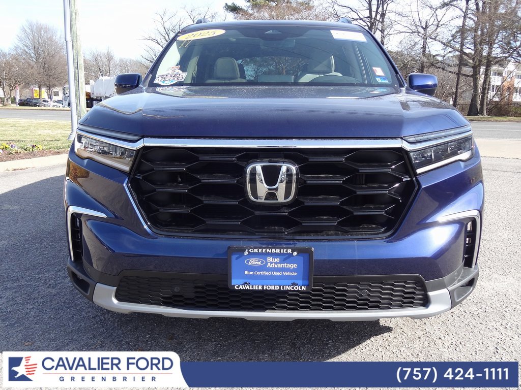 Used 2025 Honda Pilot Touring image 8