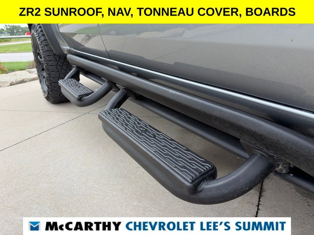 Used 2025 Chevrolet Colorado ZR2 w/ Midnight Edition AWD/4WD image 30