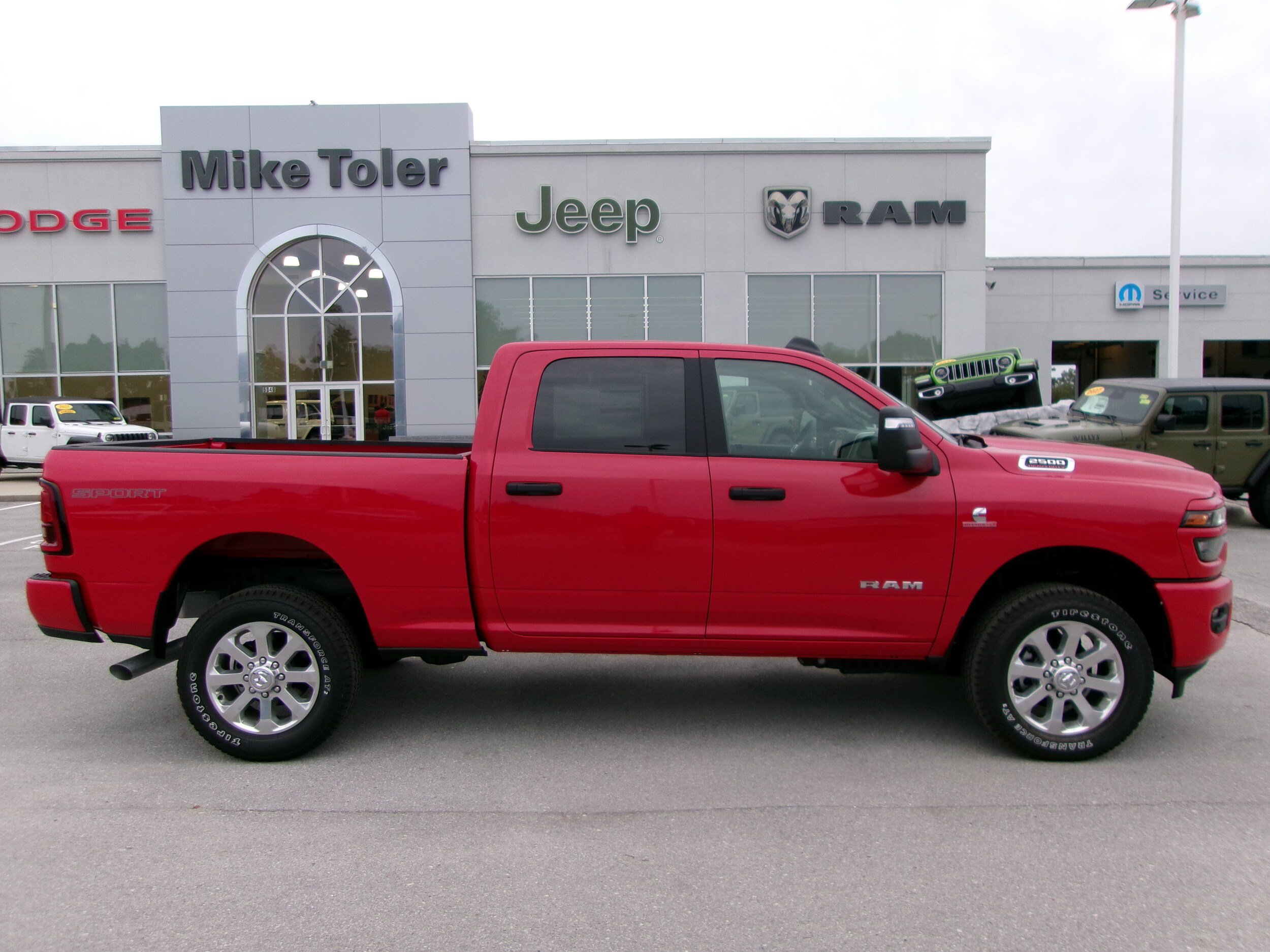New 2026 RAM 2500 Big Horn AWD/4WD image 4
