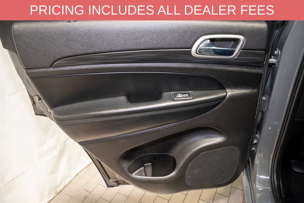 Used 2021 Jeep Grand Cherokee Laredo X AWD/4WD image 11