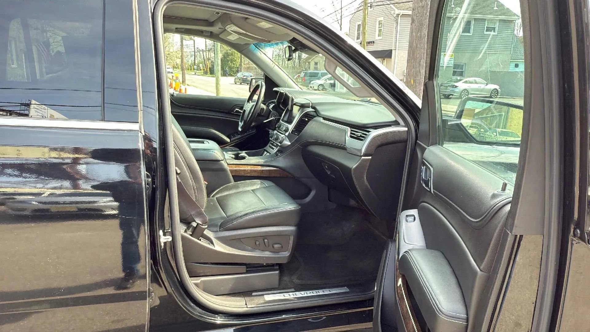 Used 2016 Chevrolet Tahoe LT image 25