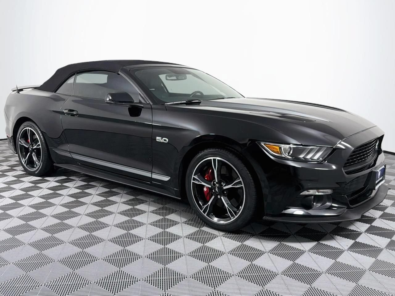 Used 2017 Ford Mustang GT Premium w/ Equipment Group 401A RWD image 29