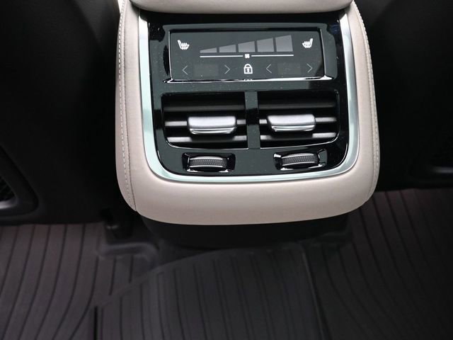 Used 2026 Volvo XC90 B6 Plus w/ Protection Package Premier image 22