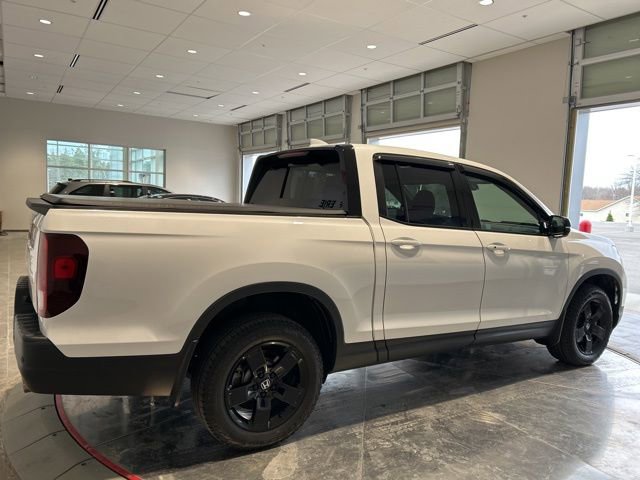Used 2025 Honda Ridgeline Black Edition image 8