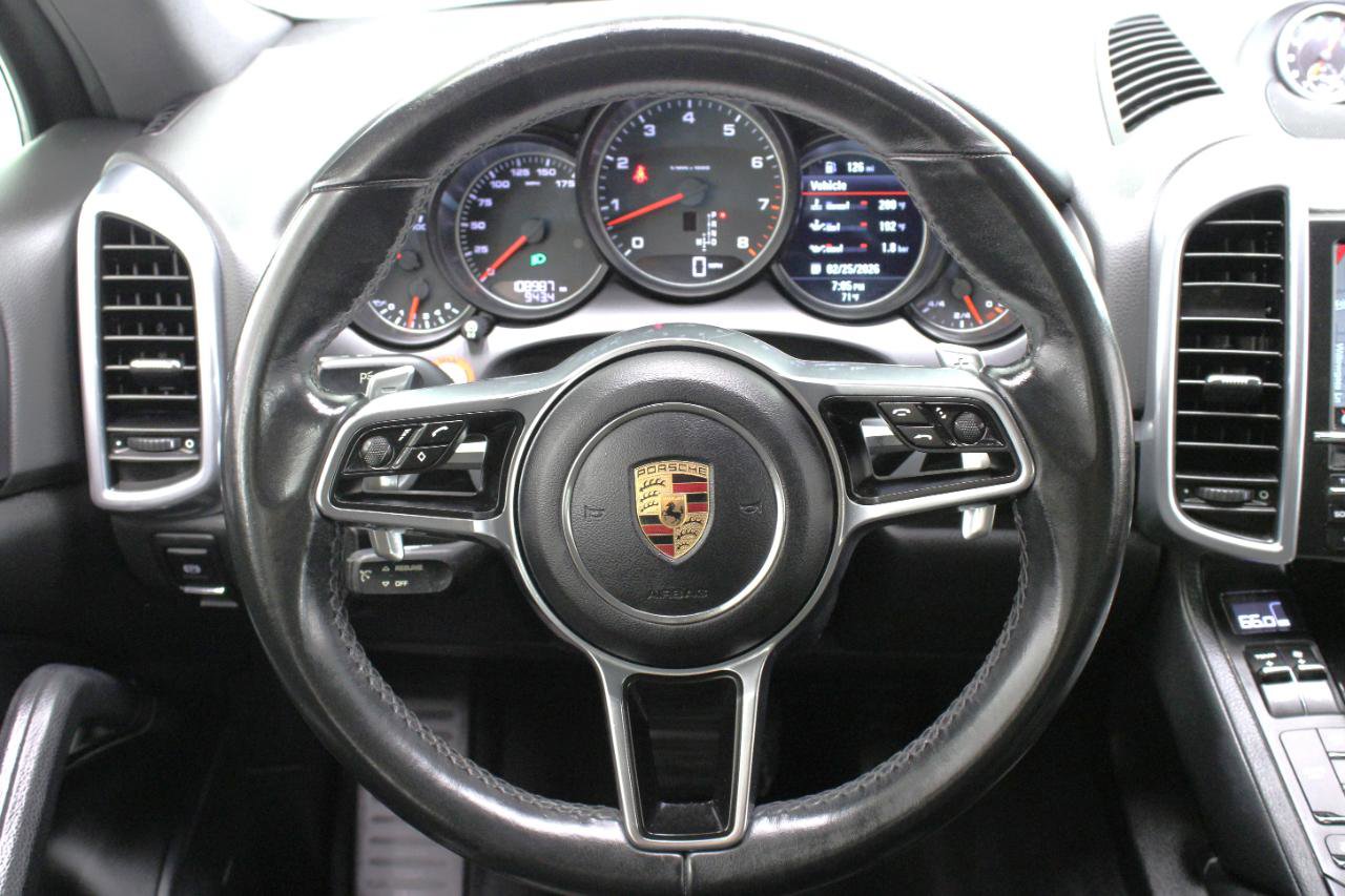Used 2016 Porsche Cayenne image 45