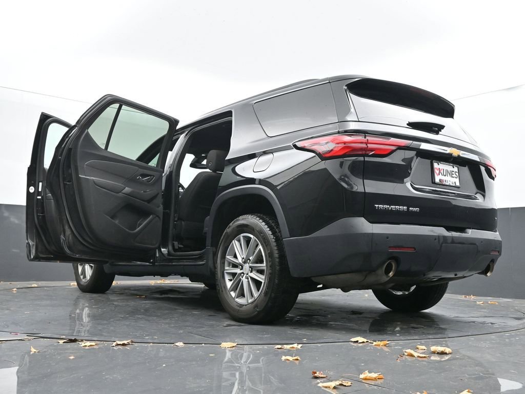 Used 2023 Chevrolet Traverse LT image 69