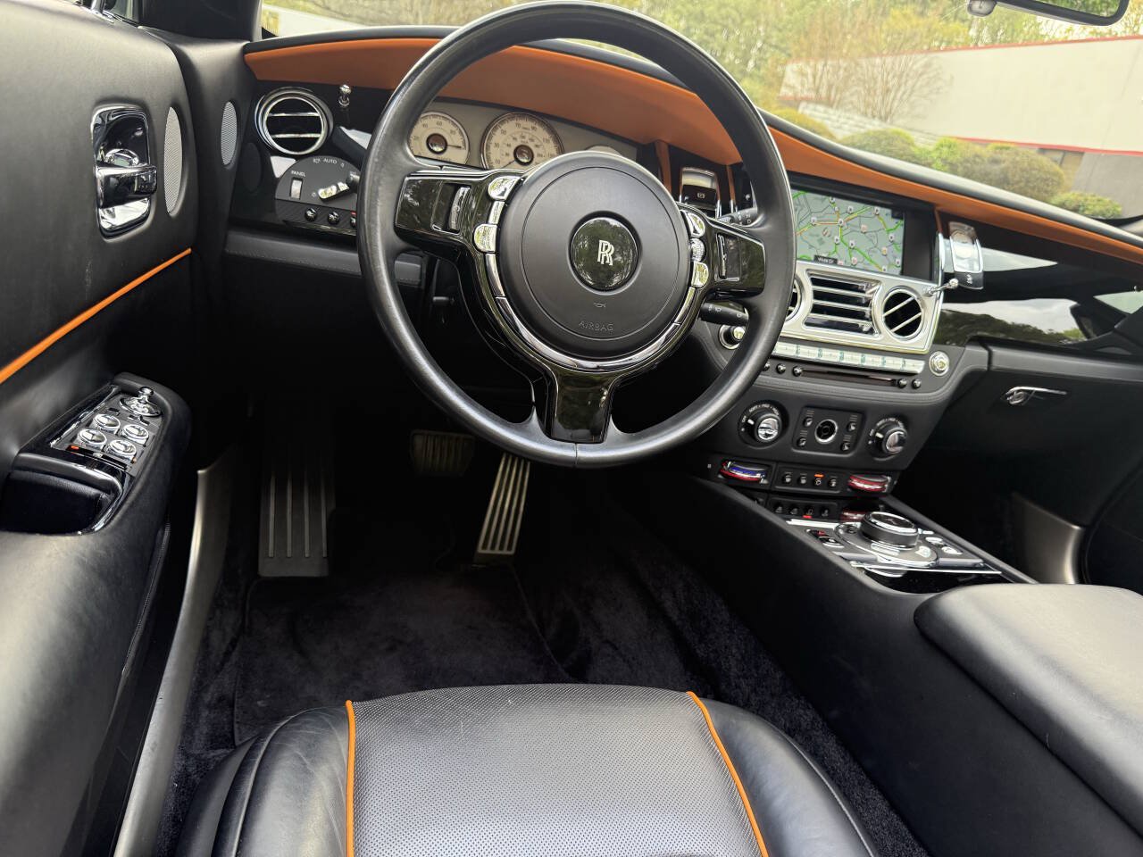 Used 2018 Rolls-Royce Dawn RWD image 39