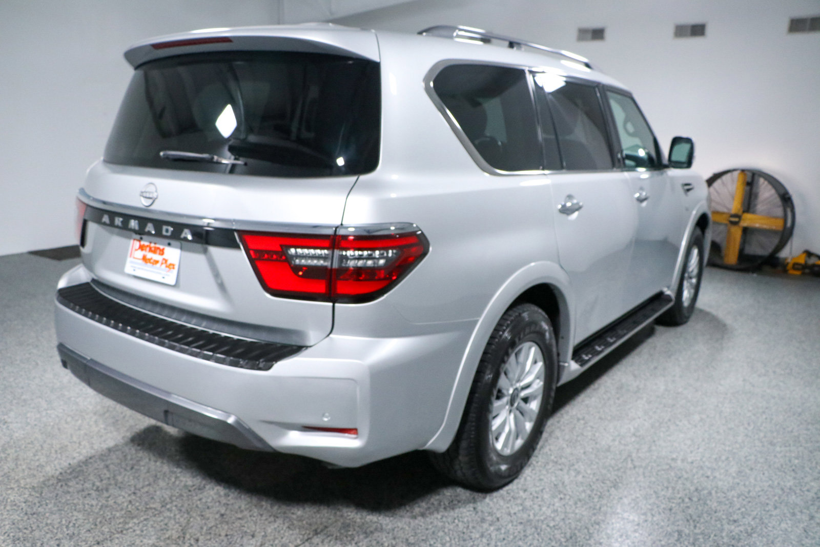 Used 2021 Nissan Armada SV image 7