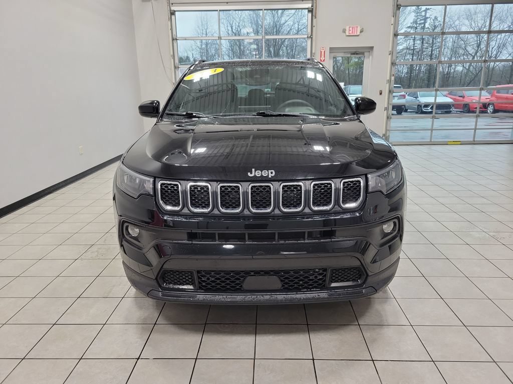 Used 2023 Jeep Compass Latitude AWD/4WD image 5