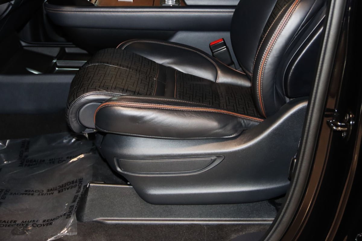 Used 2024 Lincoln Navigator L Black Label AWD/4WD image 34