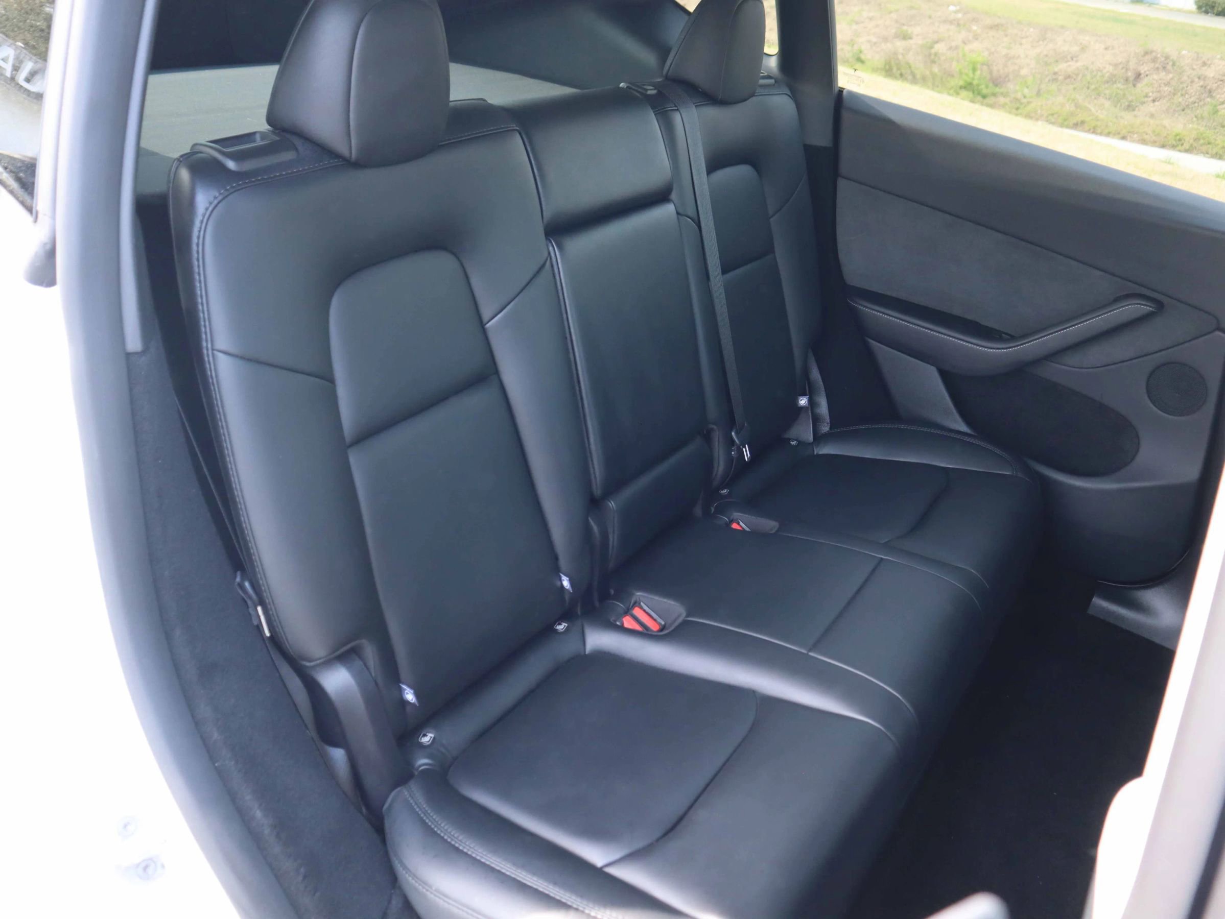 Used 2024 Tesla Model Y Performance image 4