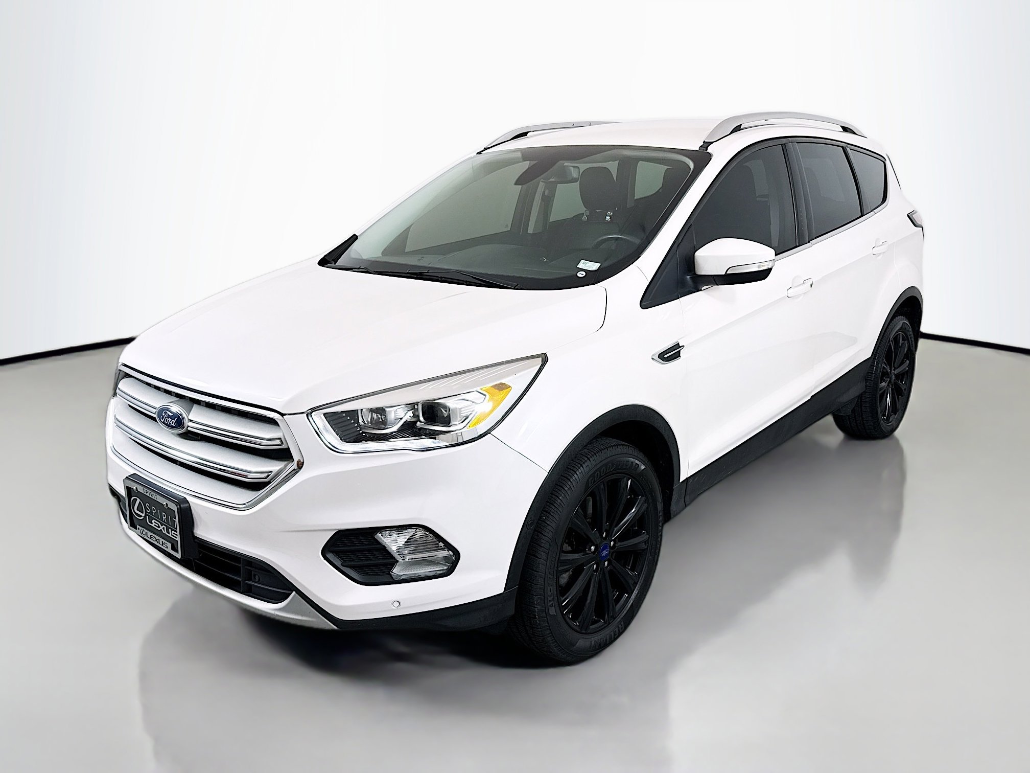 Used 2018 Ford Escape Titanium image 3
