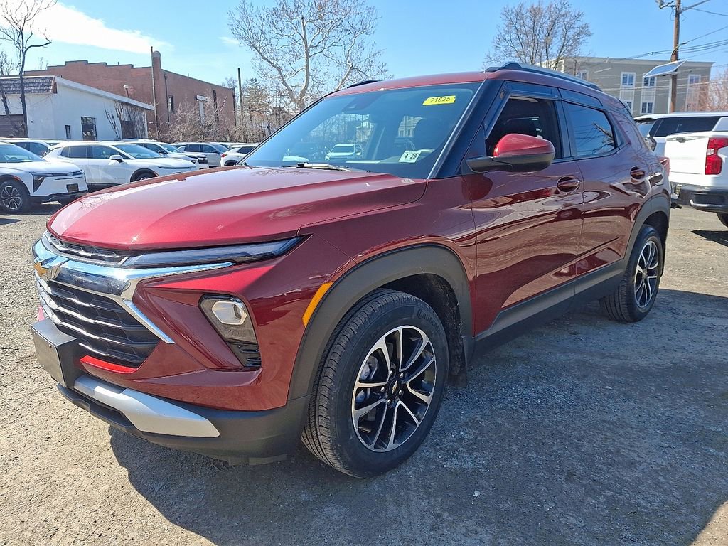 Used 2024 Chevrolet TrailBlazer LT w/ Driver Confidence Package image 4