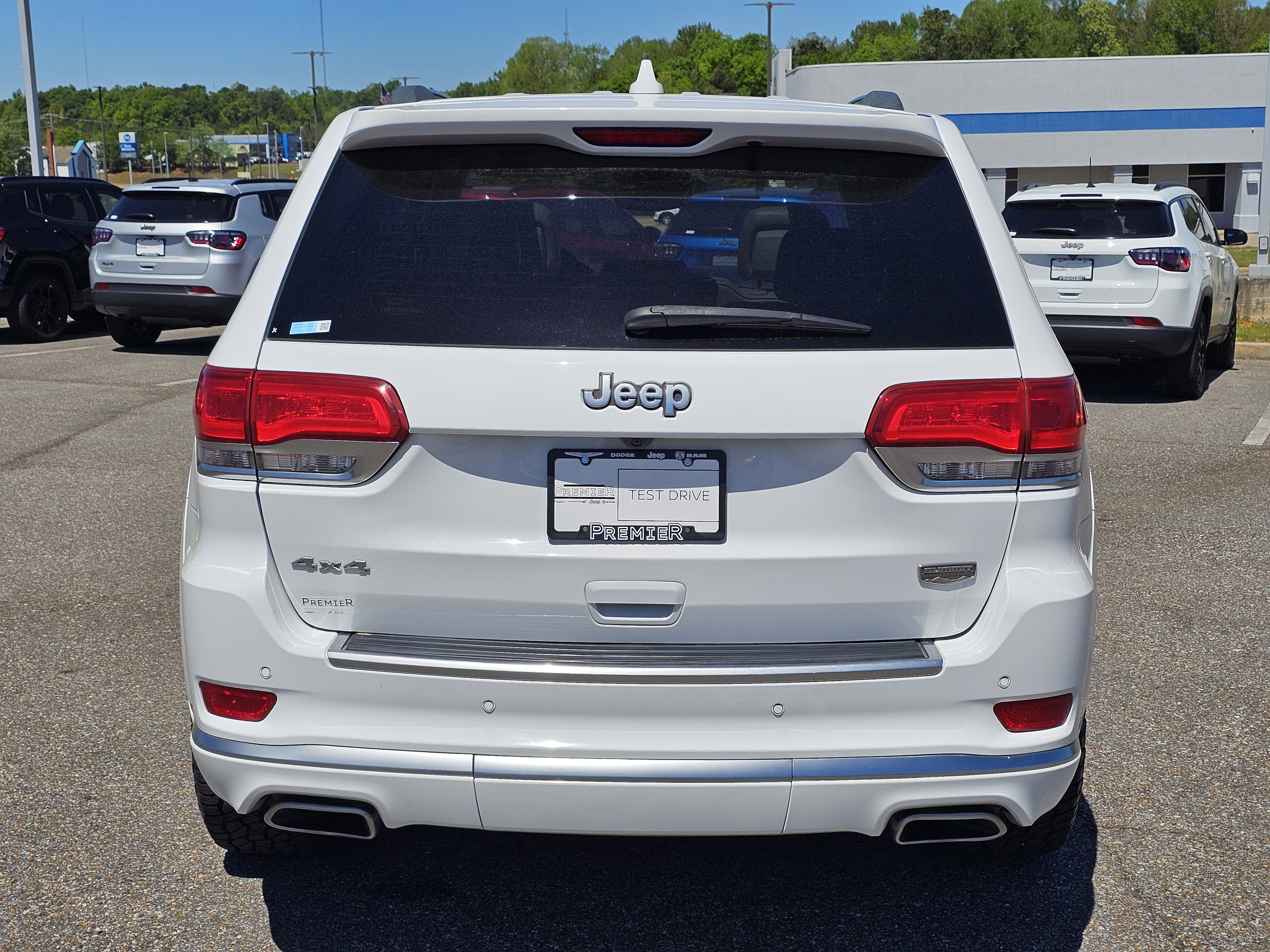 Used 2019 Jeep Grand Cherokee Summit AWD/4WD image 11