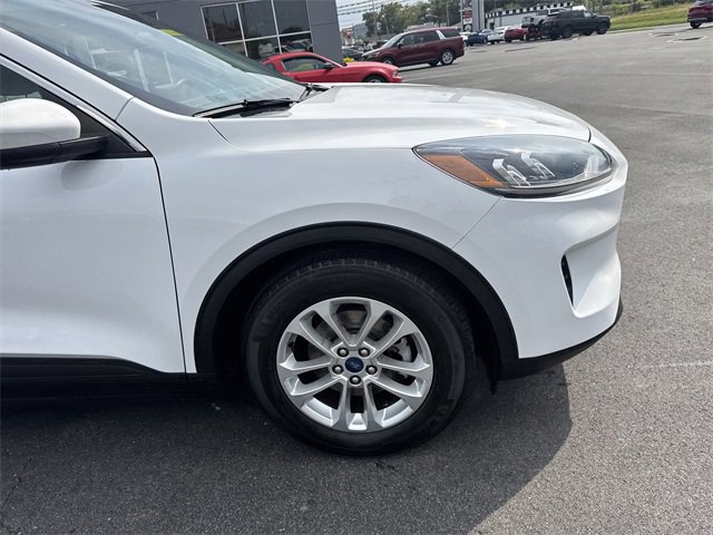 Used 2021 Ford Escape SE image 2