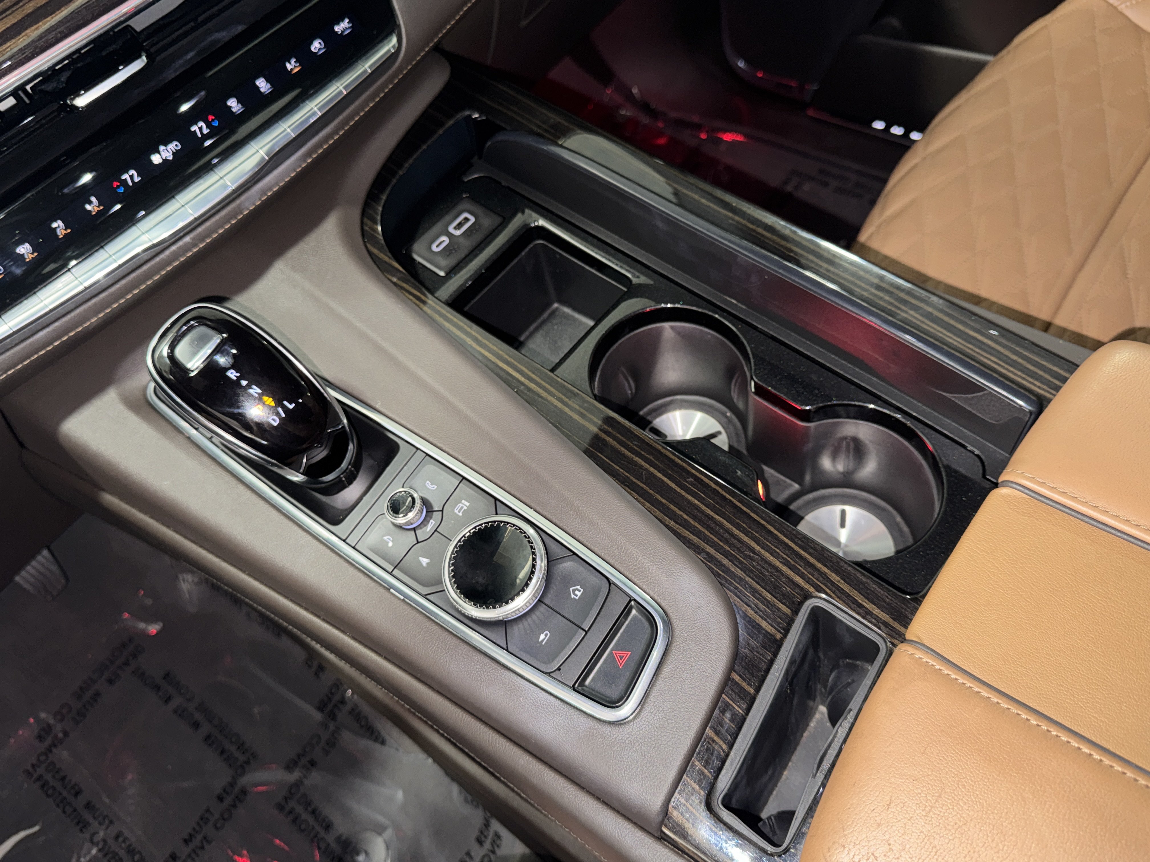 Used 2023 Cadillac Escalade Premium Luxury w/ LPO, Illumination Package AWD/4WD image 28