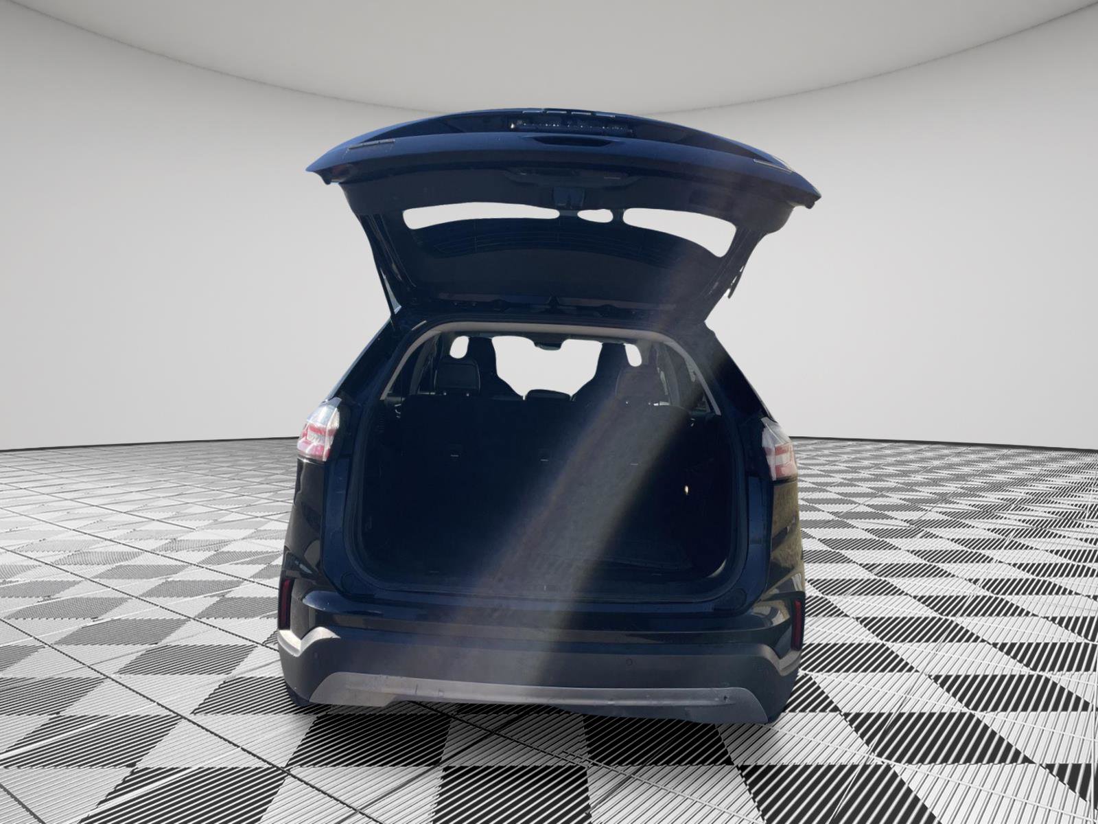 Used 2022 Ford Edge SEL image 18