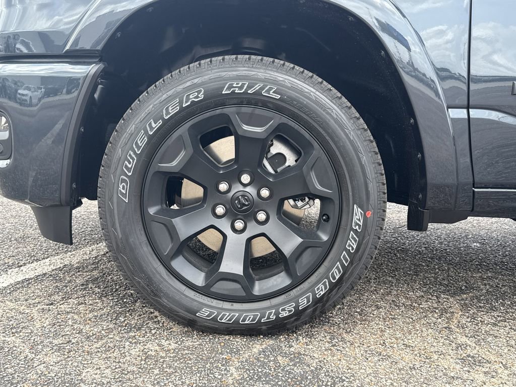 New 2026 RAM 1500 4x4 Crew Cab image 9