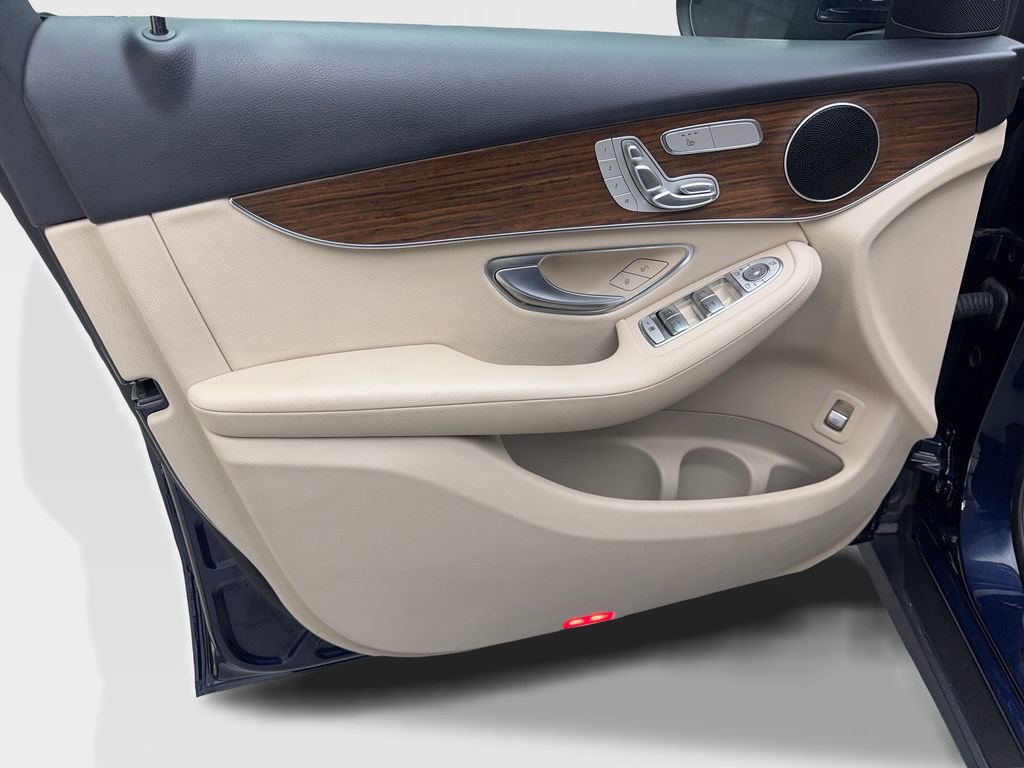 Used 2022 Mercedes-Benz GLC 300 4MATIC image 30