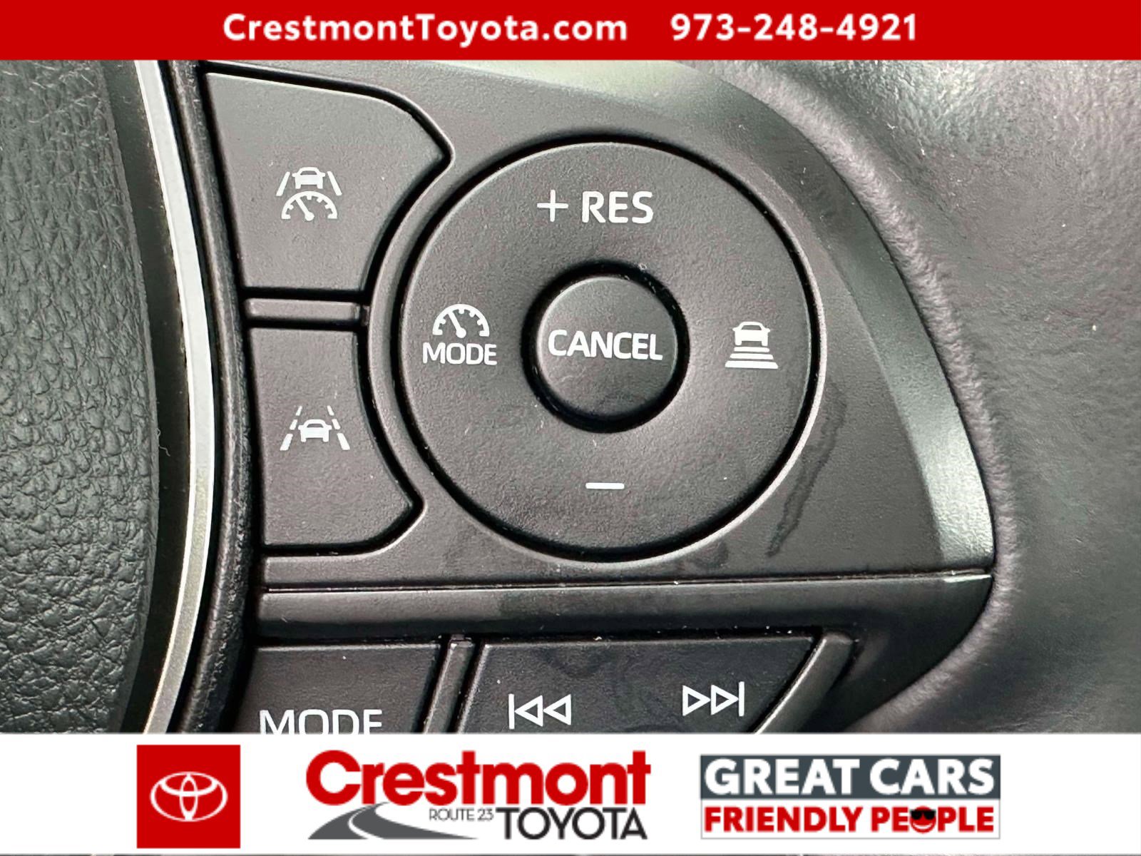 Certified 2023 Toyota Corolla Cross LE w/ Moonroof Package image 19