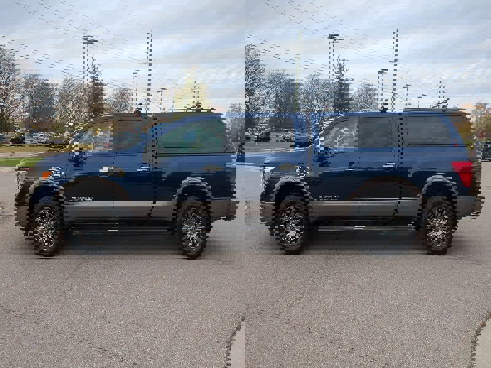 Used 2018 Nissan Titan Platinum Reserve w/ Platinum Utility Package image 5