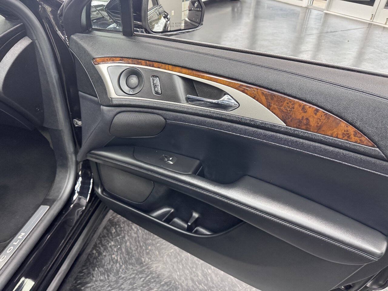 Used 2020 Lincoln MKZ Reserve AWD/4WD image 12