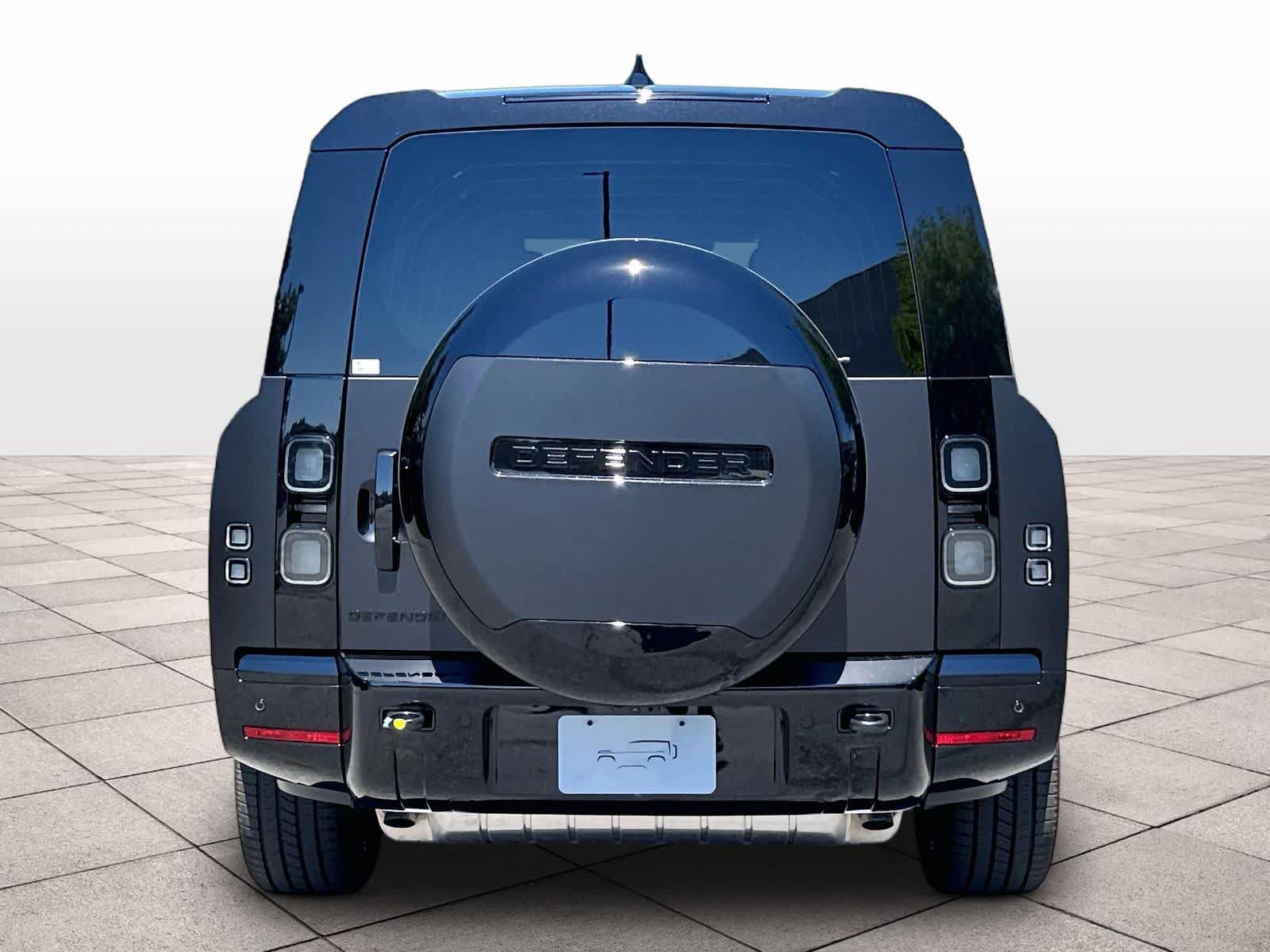 New 2026 Land Rover Defender 130 X-Dynamic SE AWD/4WD image 6