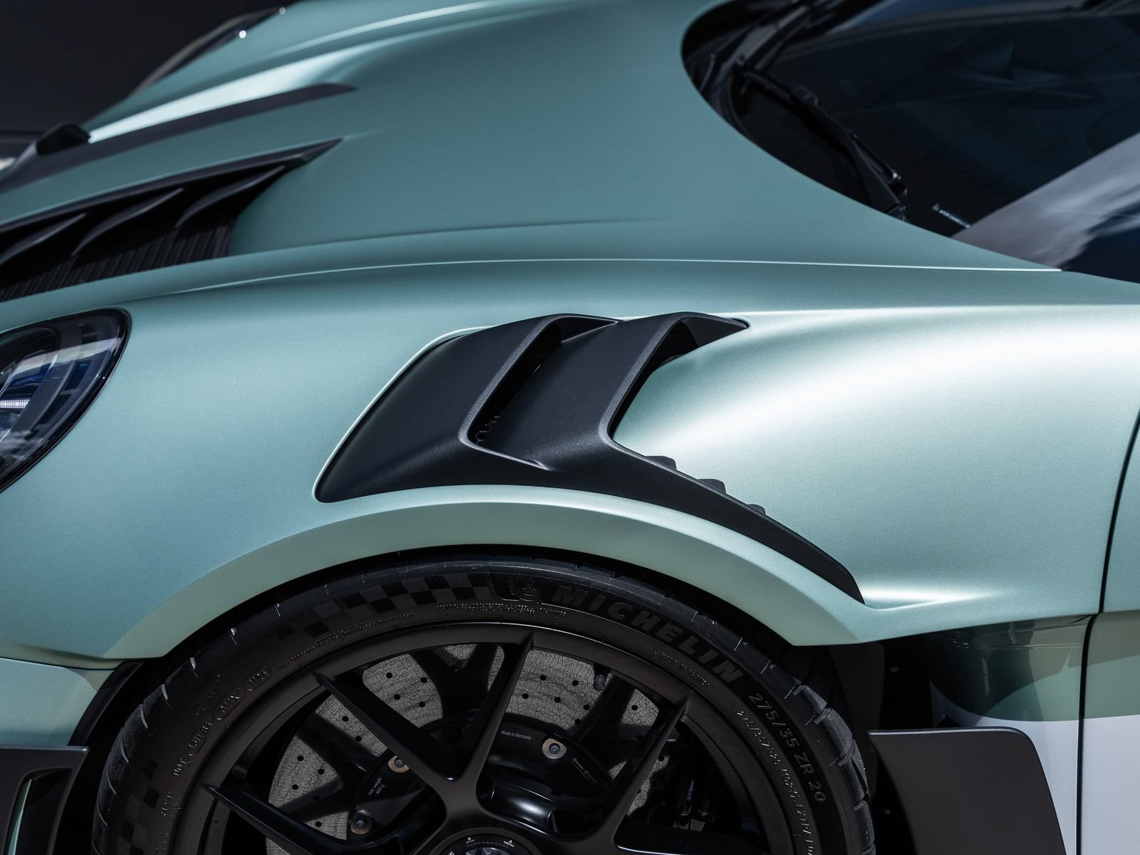 Certified 2024 Porsche 911 GT3 RS RWD image 30