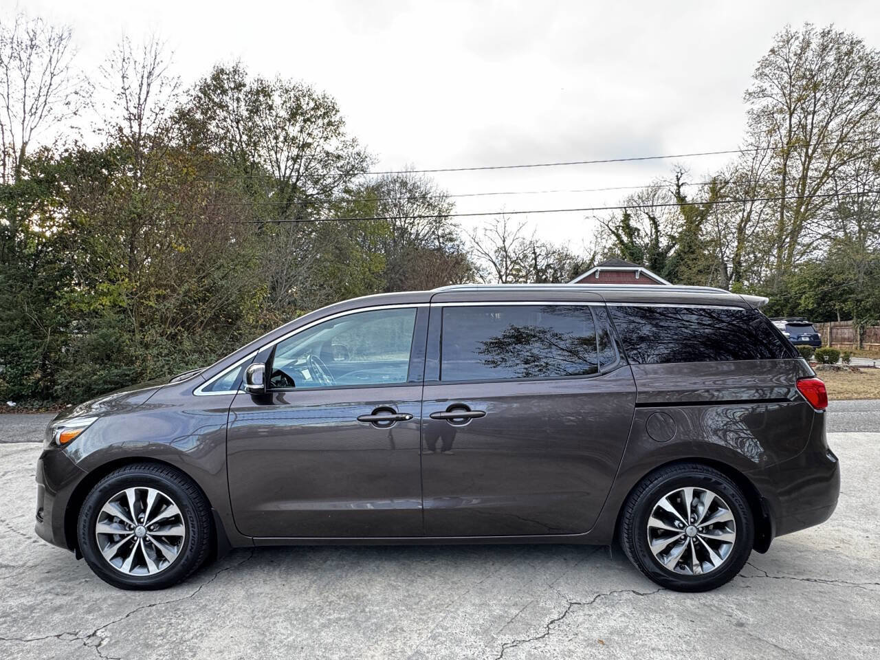Used 2016 Kia Sedona SX image 5