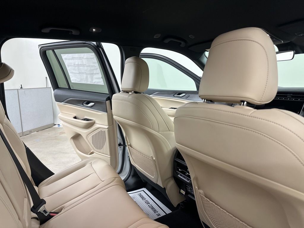 New 2025 Jeep Grand Cherokee Limited image 22